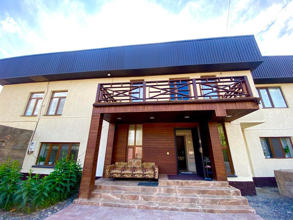 Guest House Tenir Too Naryn Bagian luar foto