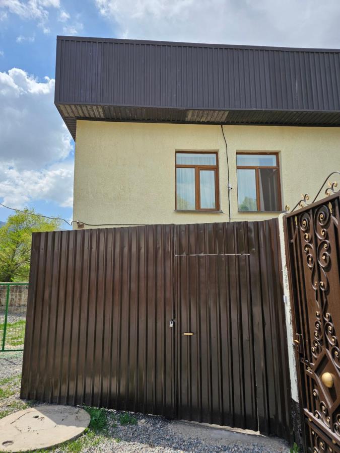 Guest House Tenir Too Naryn Bagian luar foto