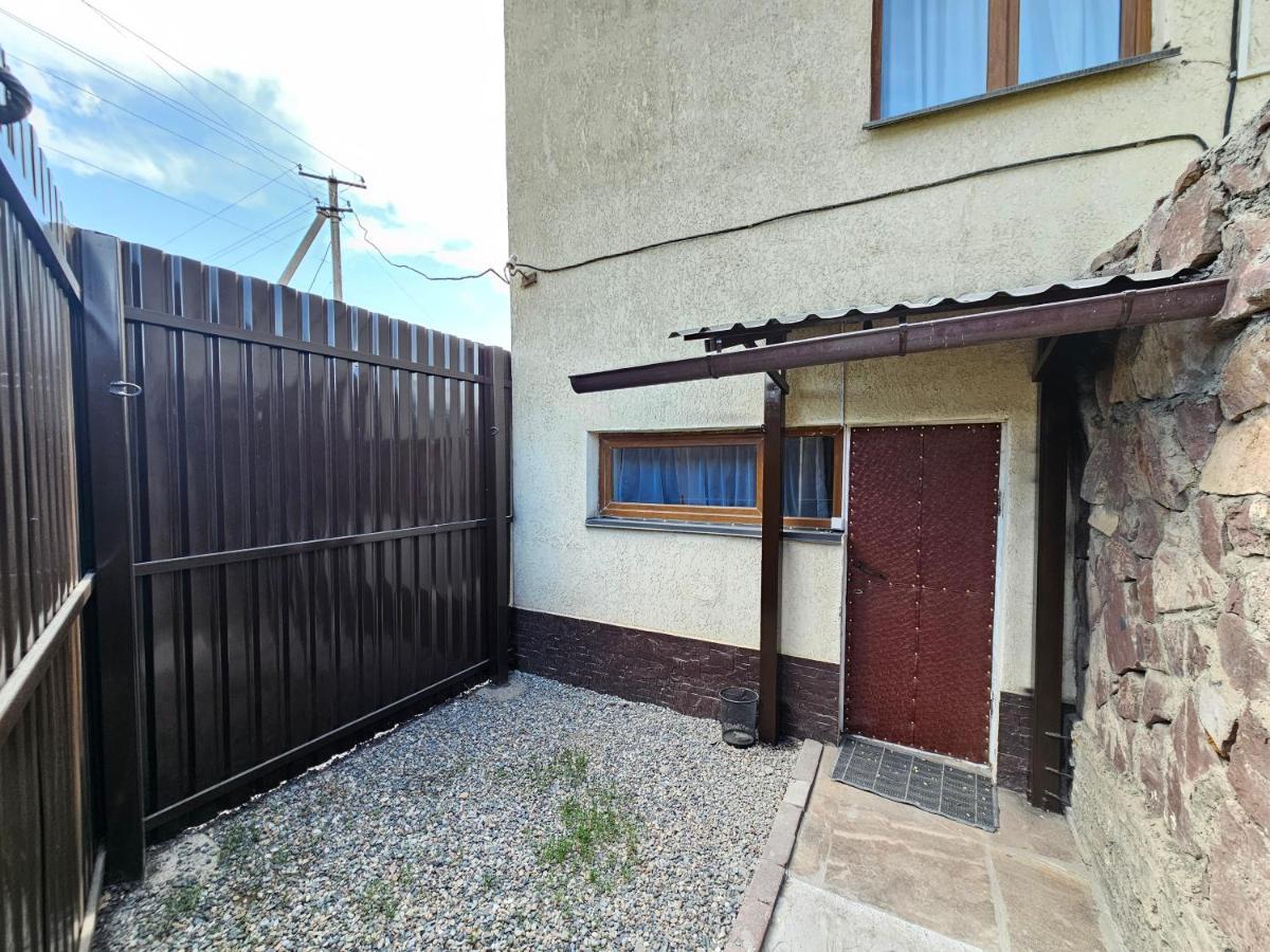 Guest House Tenir Too Naryn Bagian luar foto